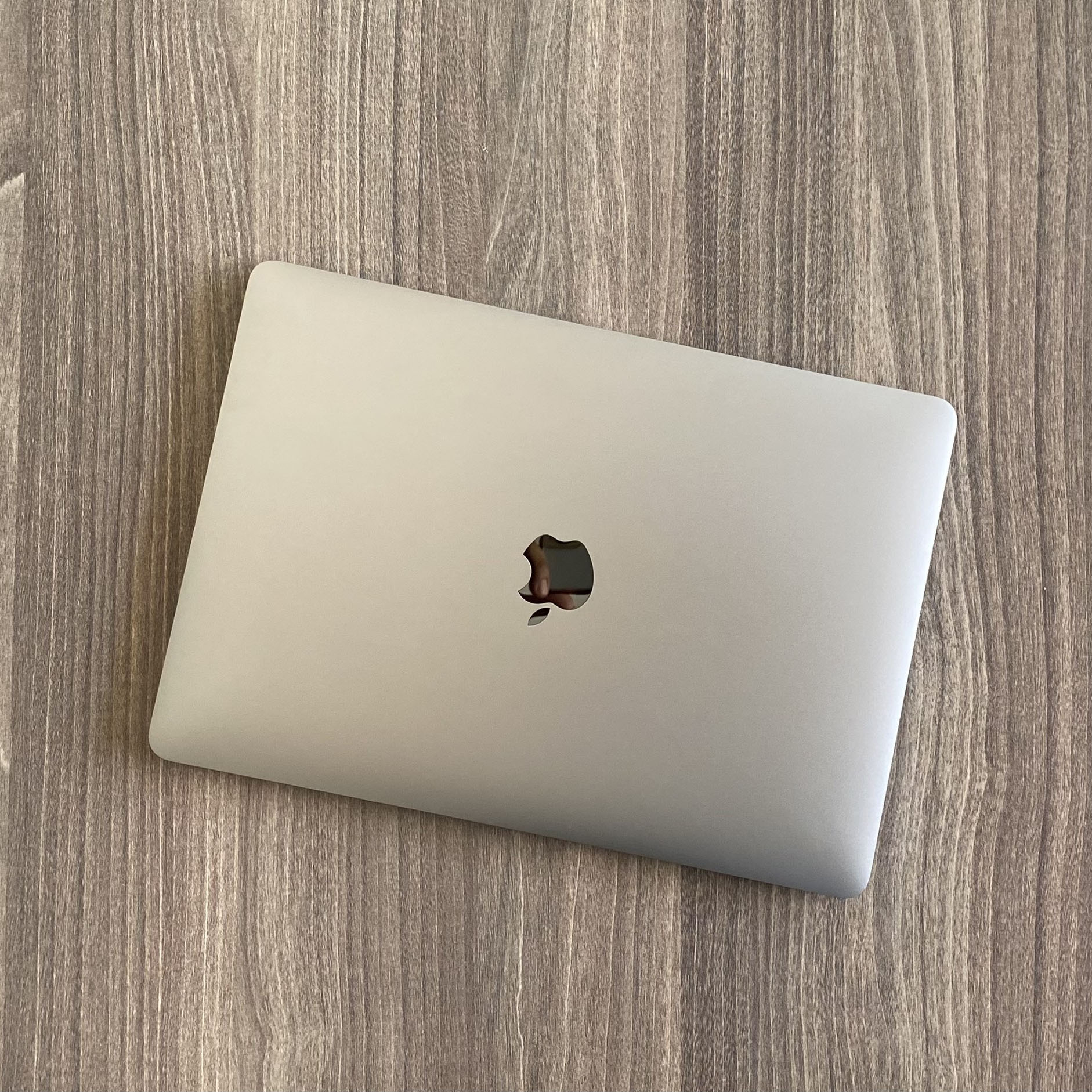 MacBook Pro (13-inch, 2019, Two Thunderbolt 3 ports) Core i5