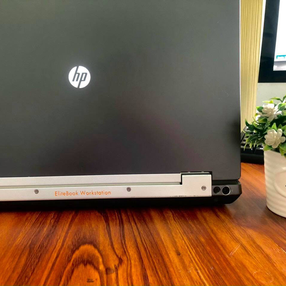 HP Workstation 8560W i7