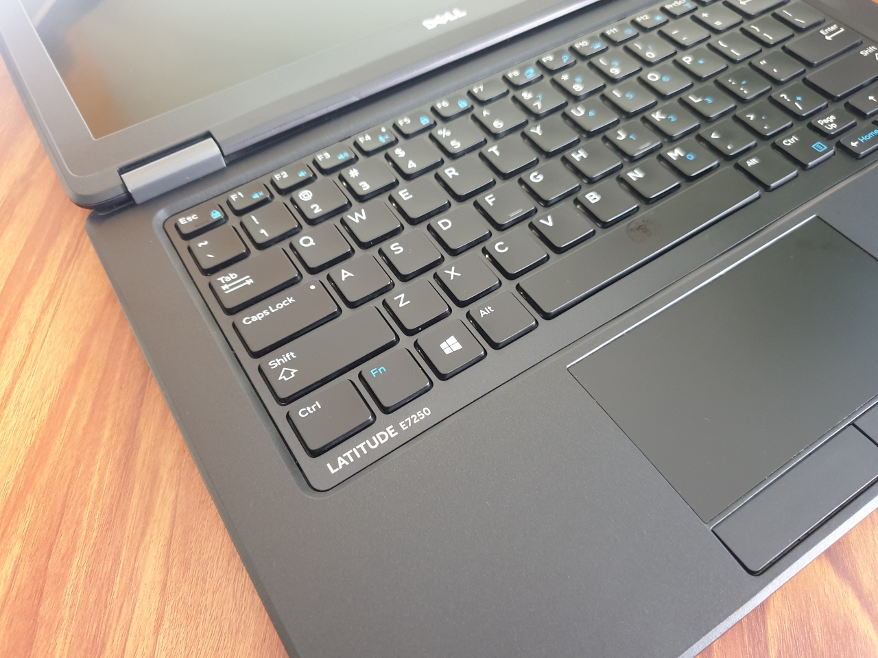 Dell Latitude E7250 Core i5 Nhỏ Gọn