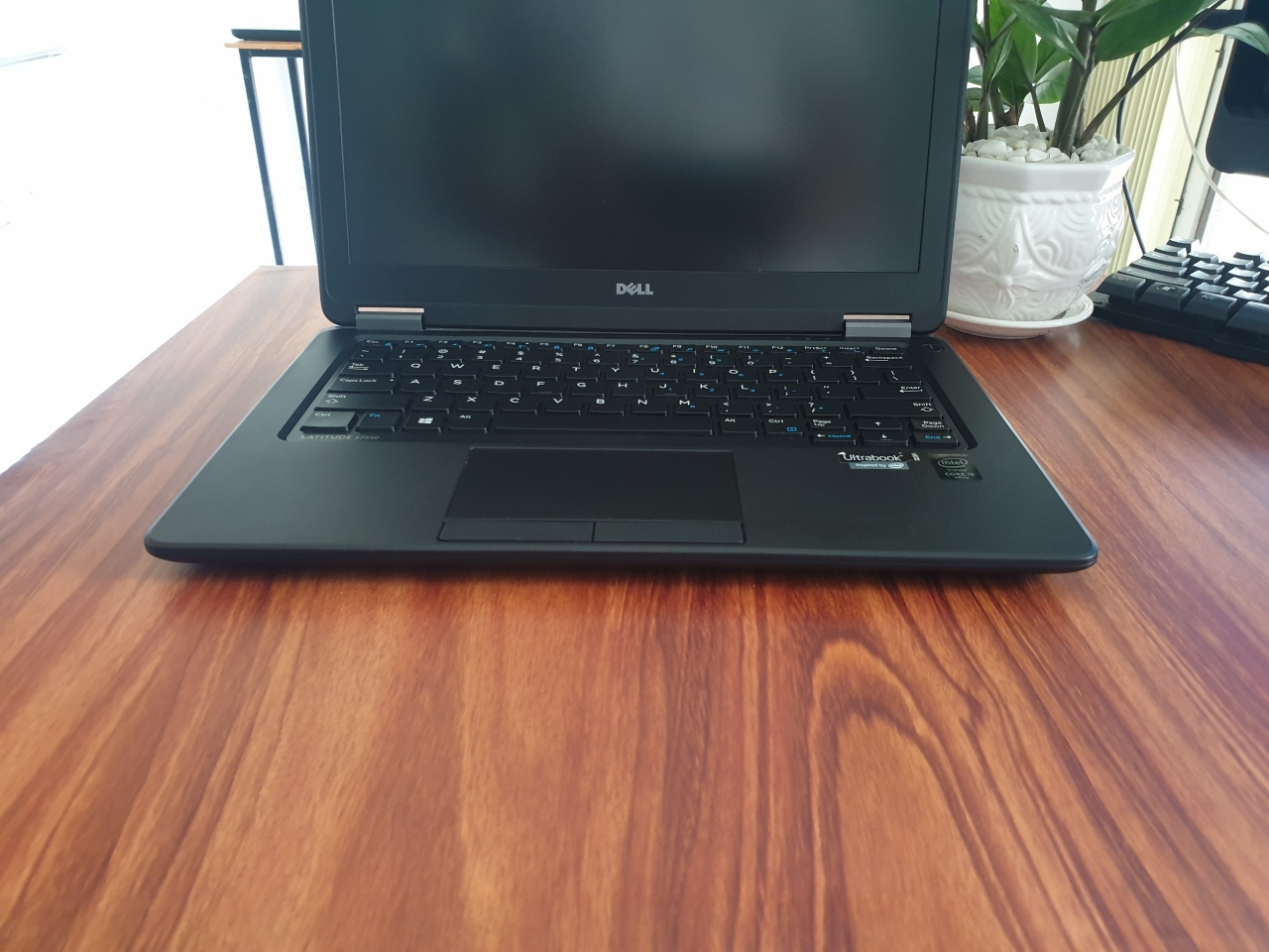 Dell Latitude E7250 Core i5 Nhỏ Gọn