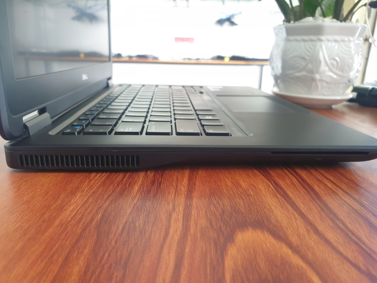 Dell Latitude E7250 Core i5 Nhỏ Gọn