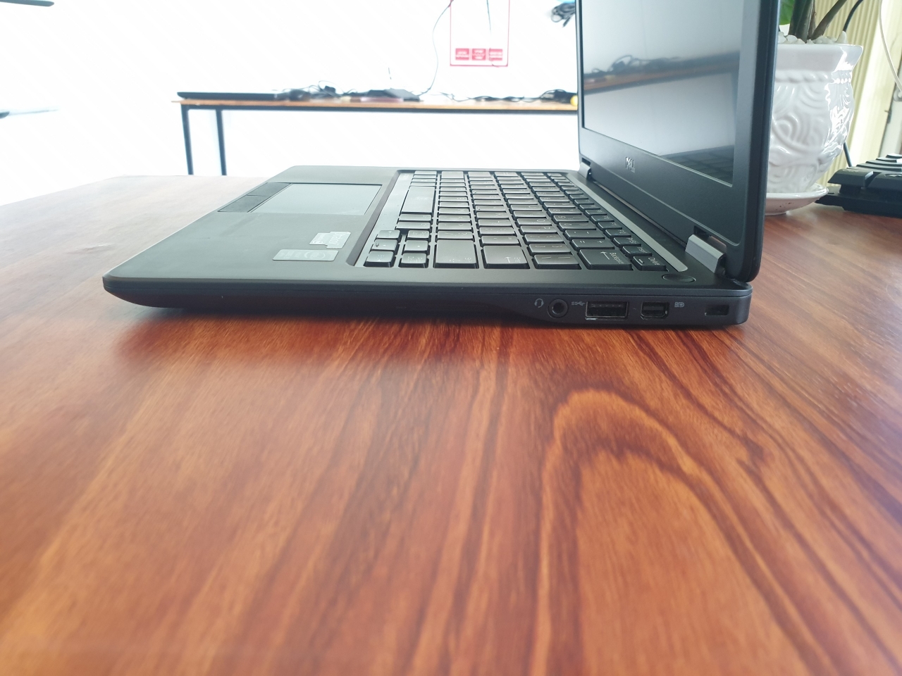 Dell Latitude E7250 Core i5 Nhỏ Gọn