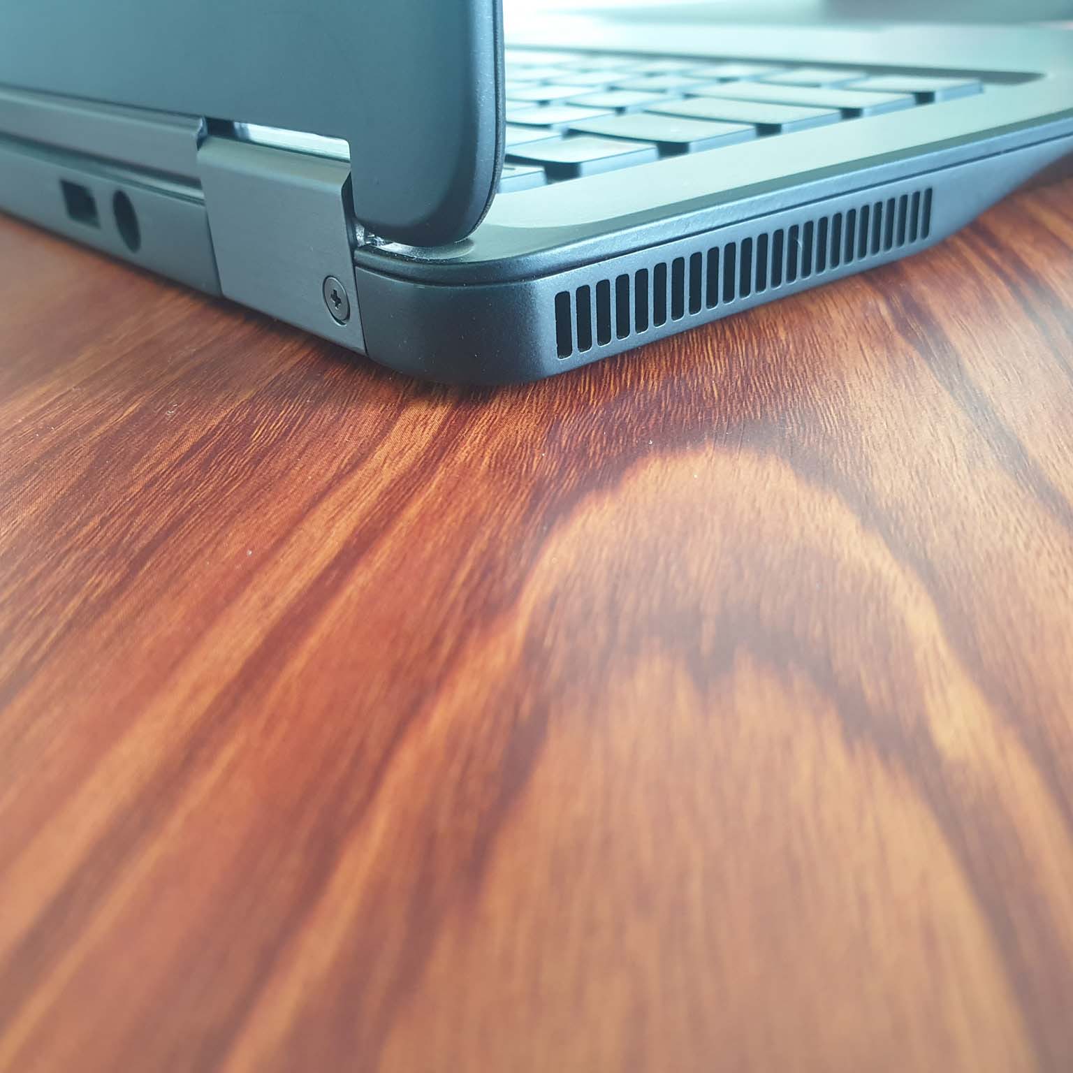 Dell Latitude E7250 Core i5 Nhỏ Gọn