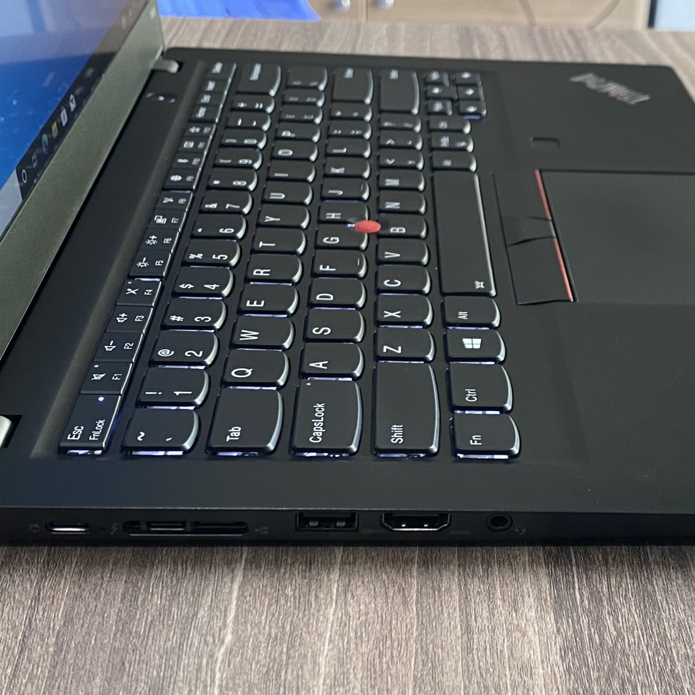 Lenovo Thinkpad T490s