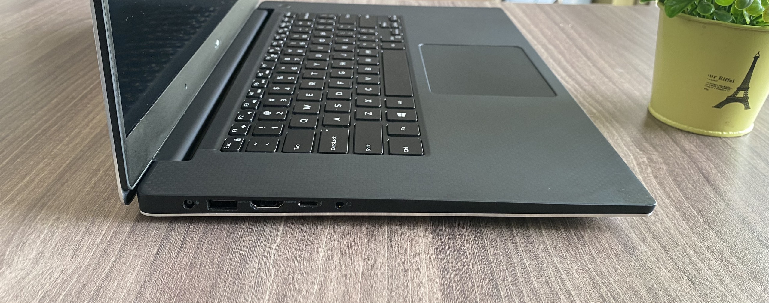Dell Precision 5510 Máy Trạm Mỏng Nhẹ
