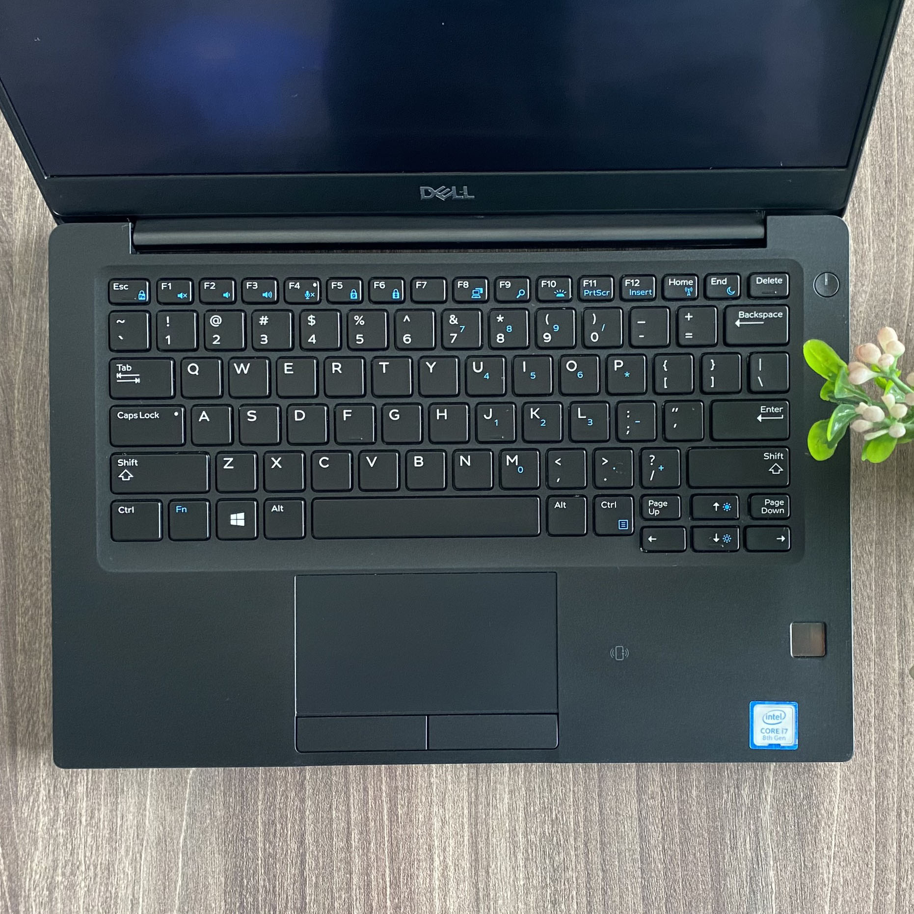Dell Latitude 7390 Vỏ Vân Carbon