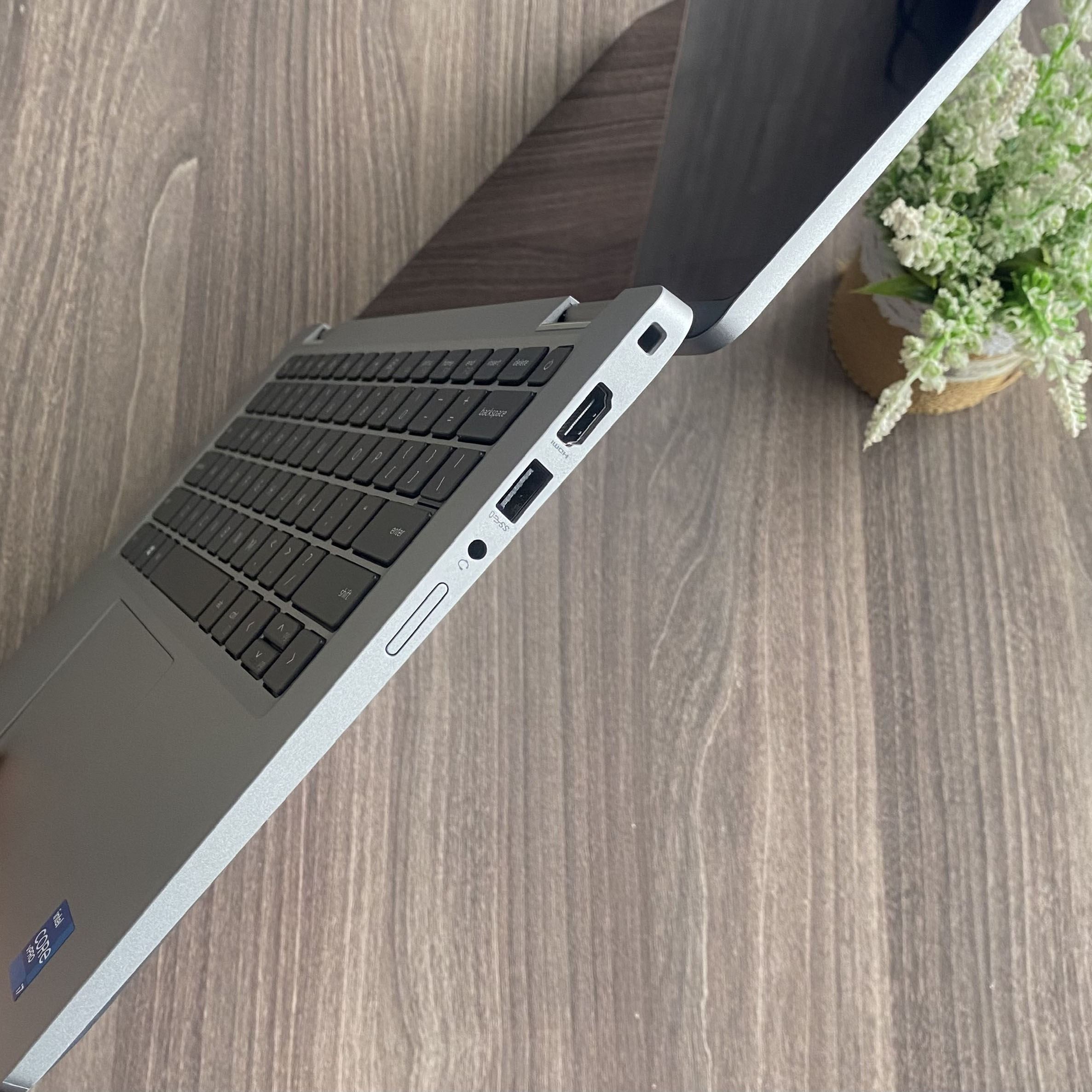 Dell Latitude 5320 Thế Hệ 11 Siêu Mỏng Nhẹ