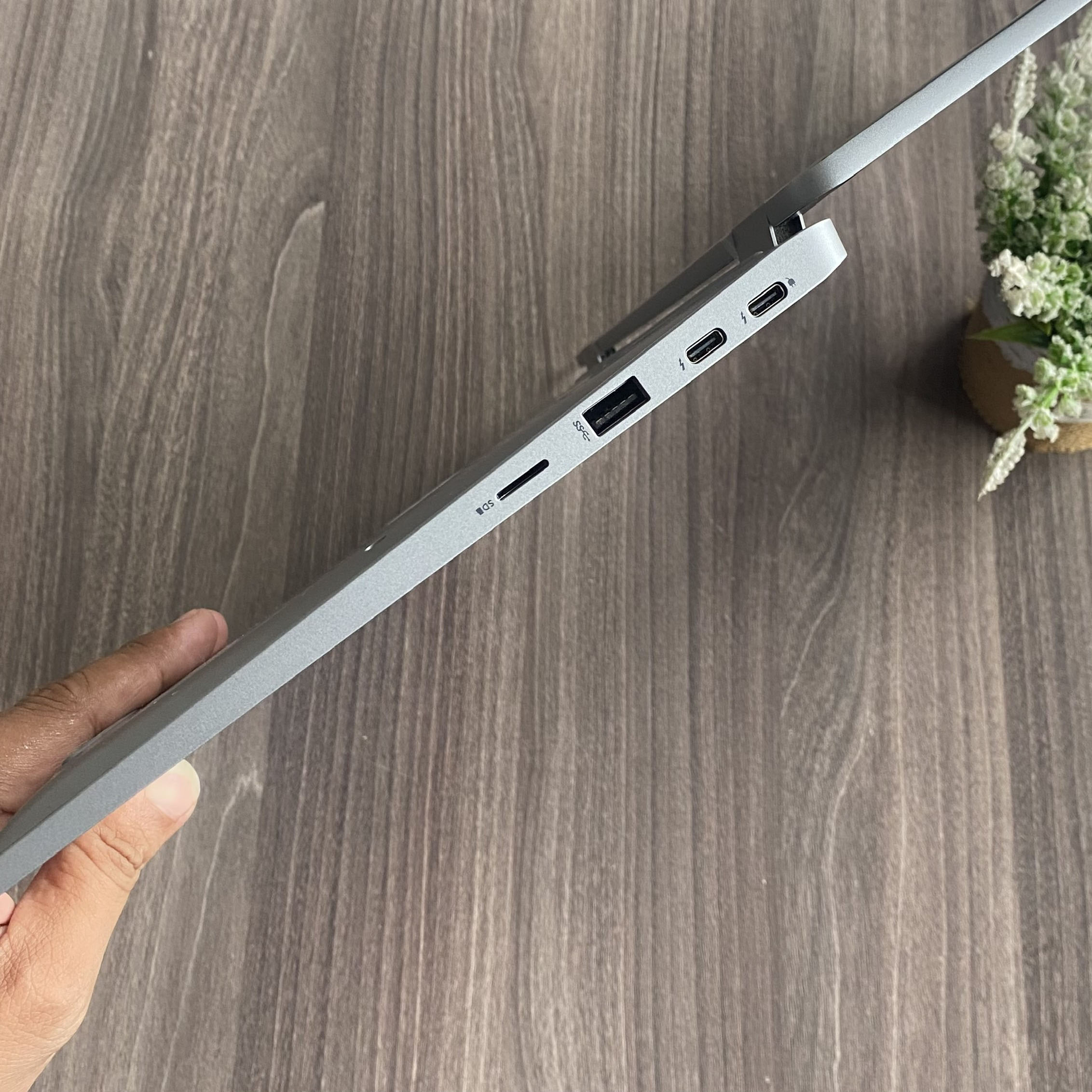 Dell Latitude 5320 Thế Hệ 11 Siêu Mỏng Nhẹ