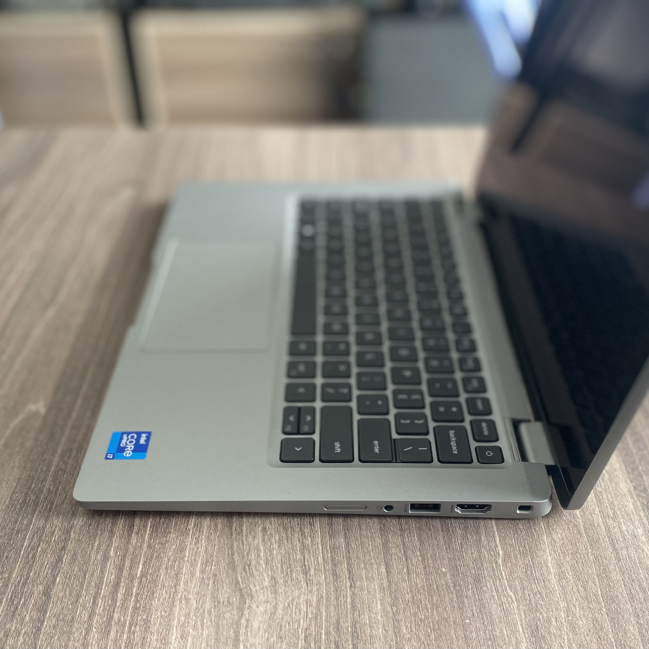 Dell Latitude 5320 Thế Hệ 11 Siêu Mỏng Nhẹ