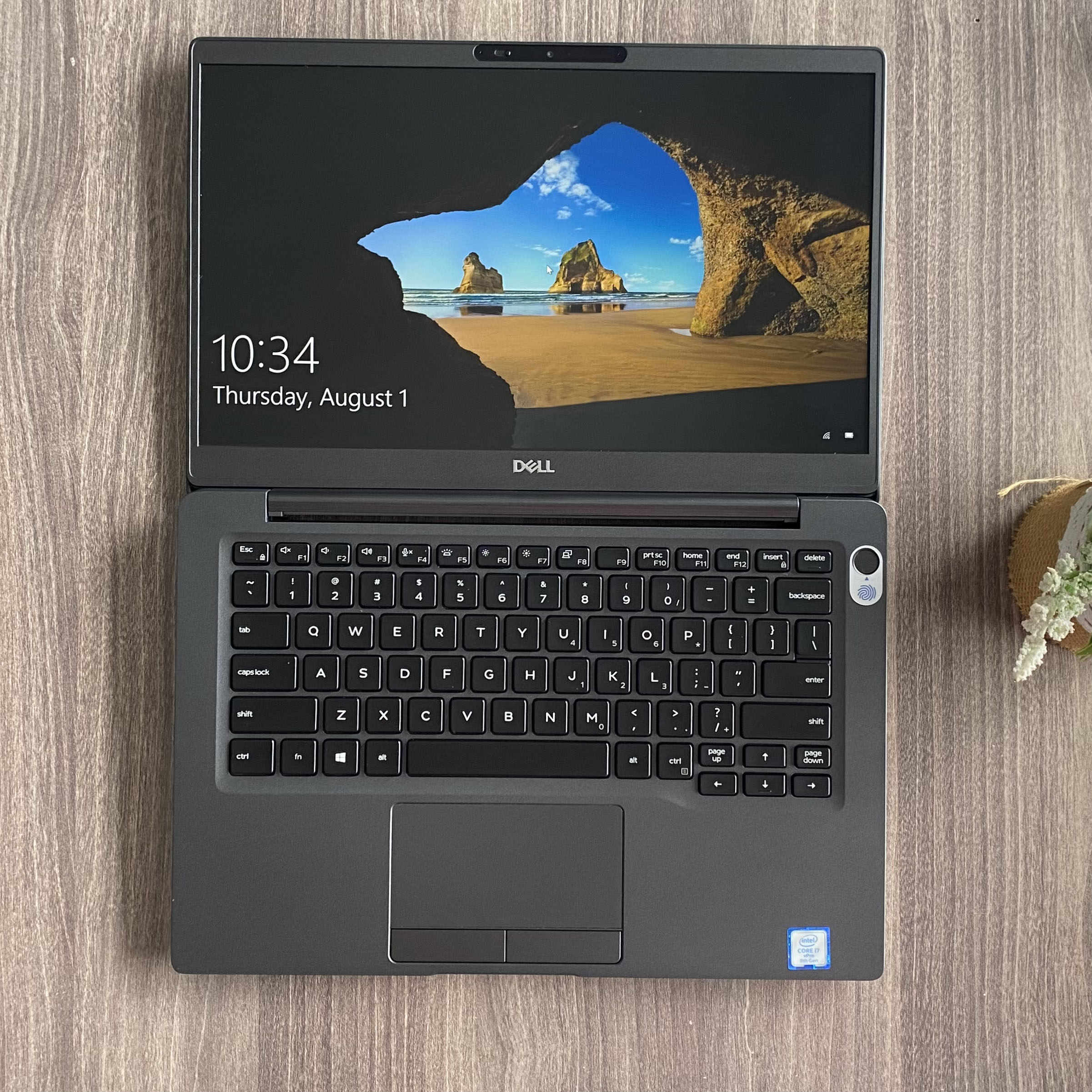 Dell Latitude 7300 Vân Carbon