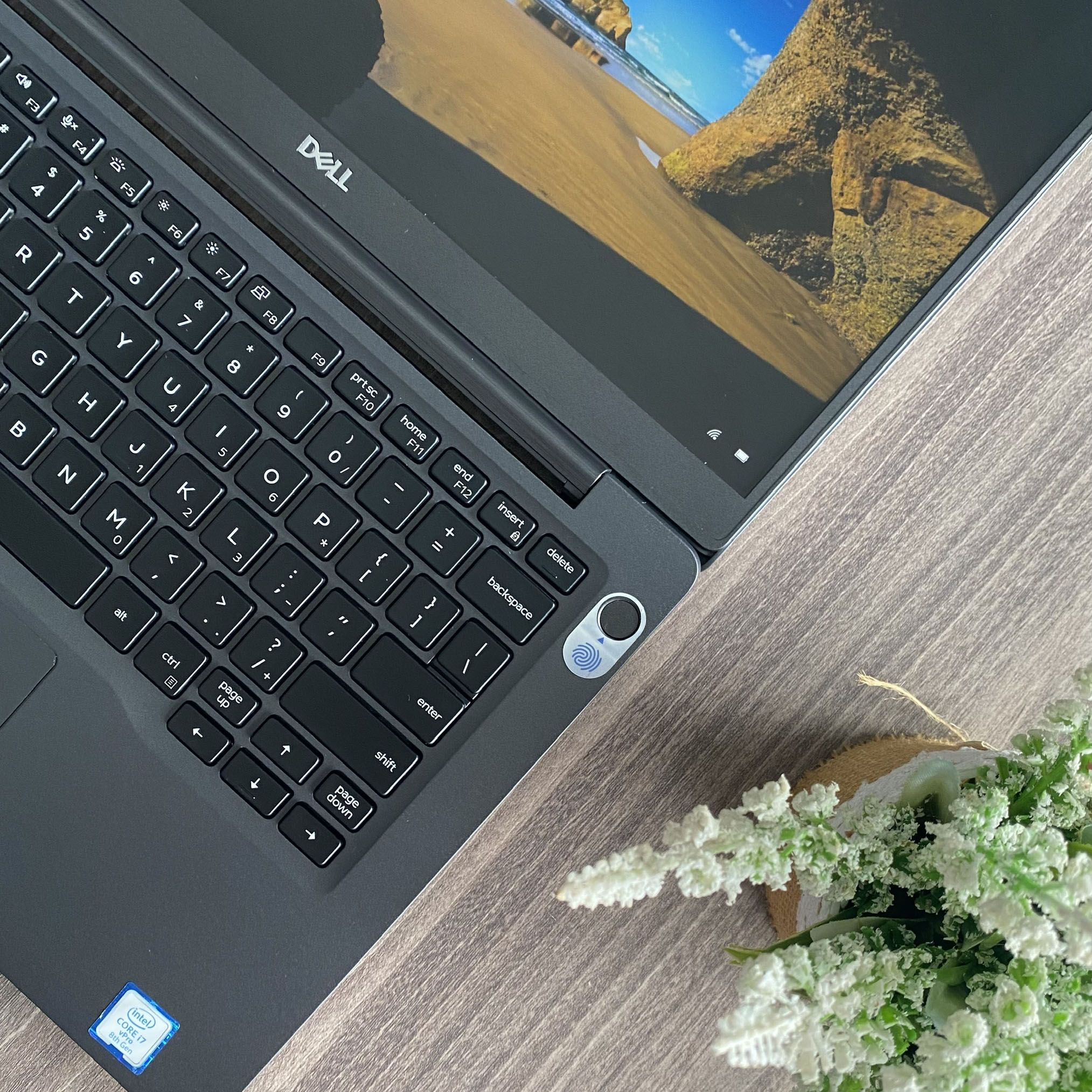 Dell Latitude 7300 Vân Carbon