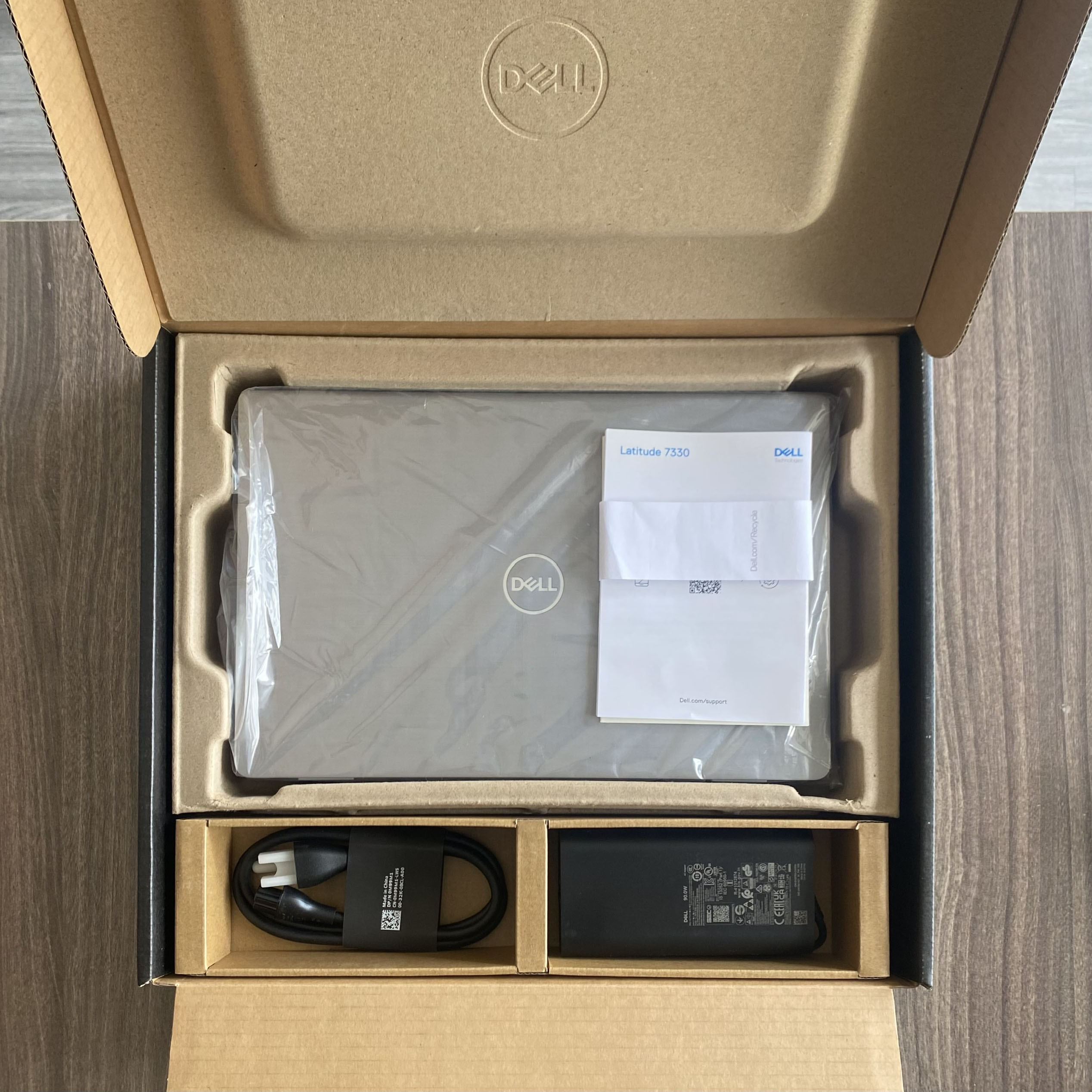Dell Latitude 7330 năm 2023 (Aluminum)