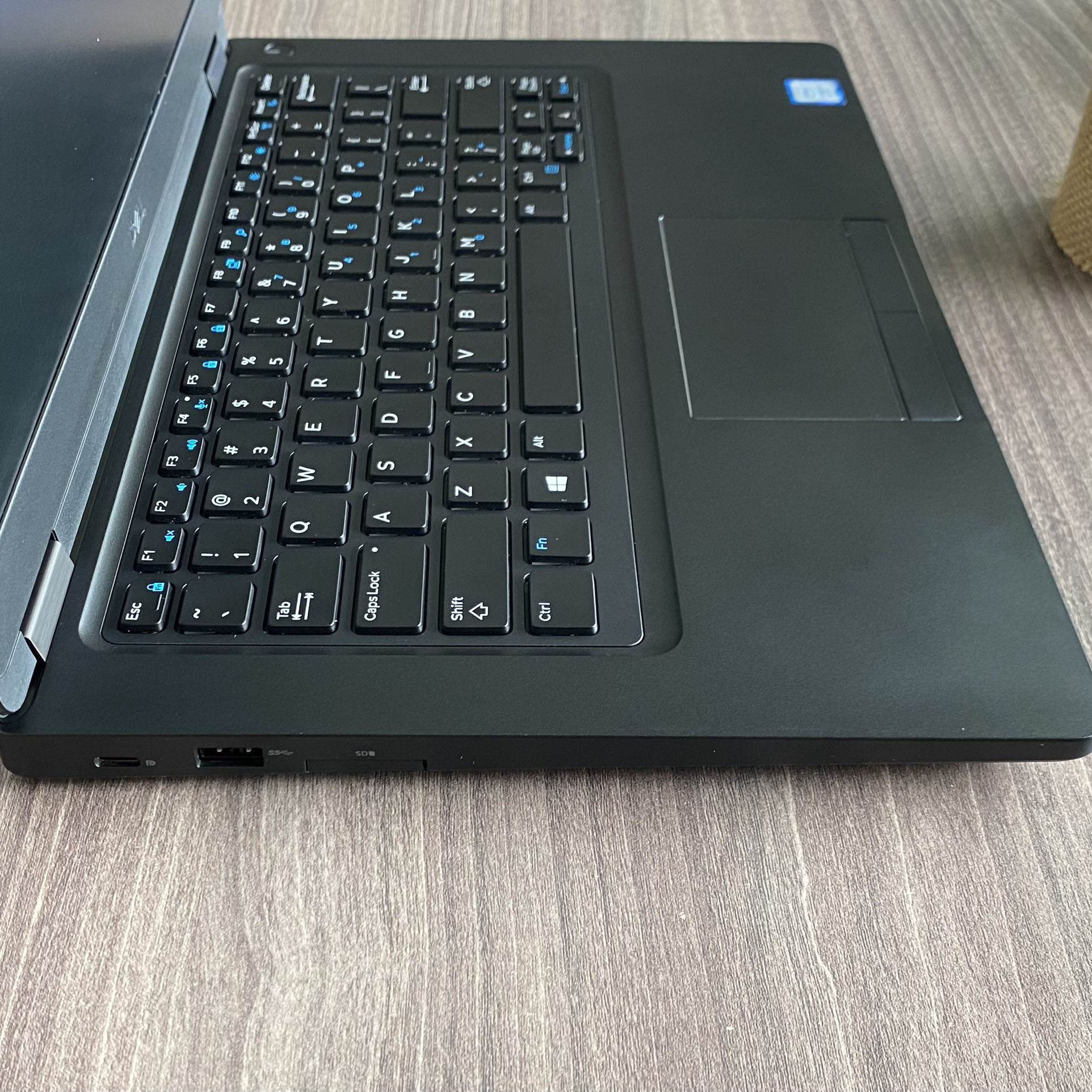 Dell Latitude 5491 Hiệu Năng Cao