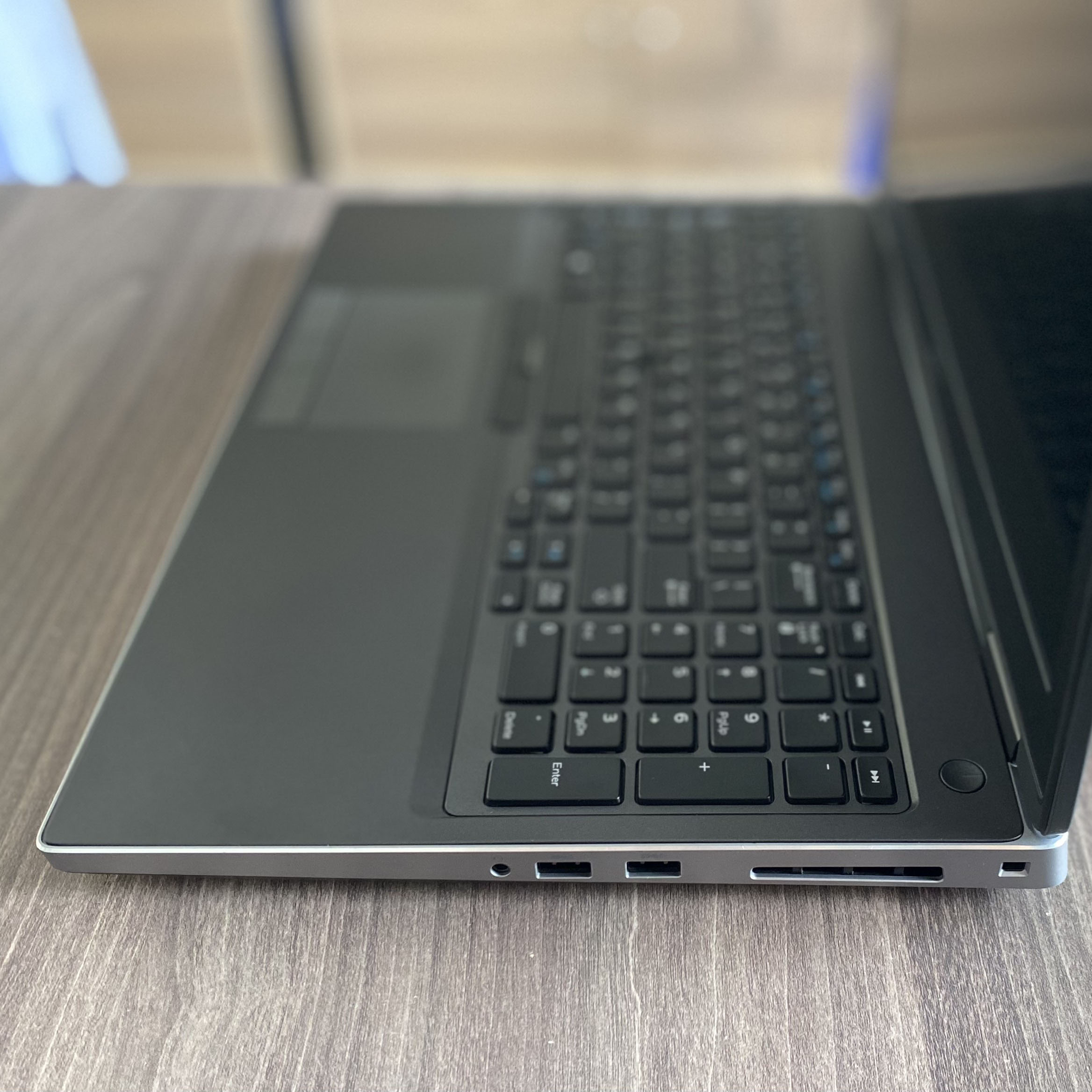 Dell Precision 7540 Chuyên Đồ Họa