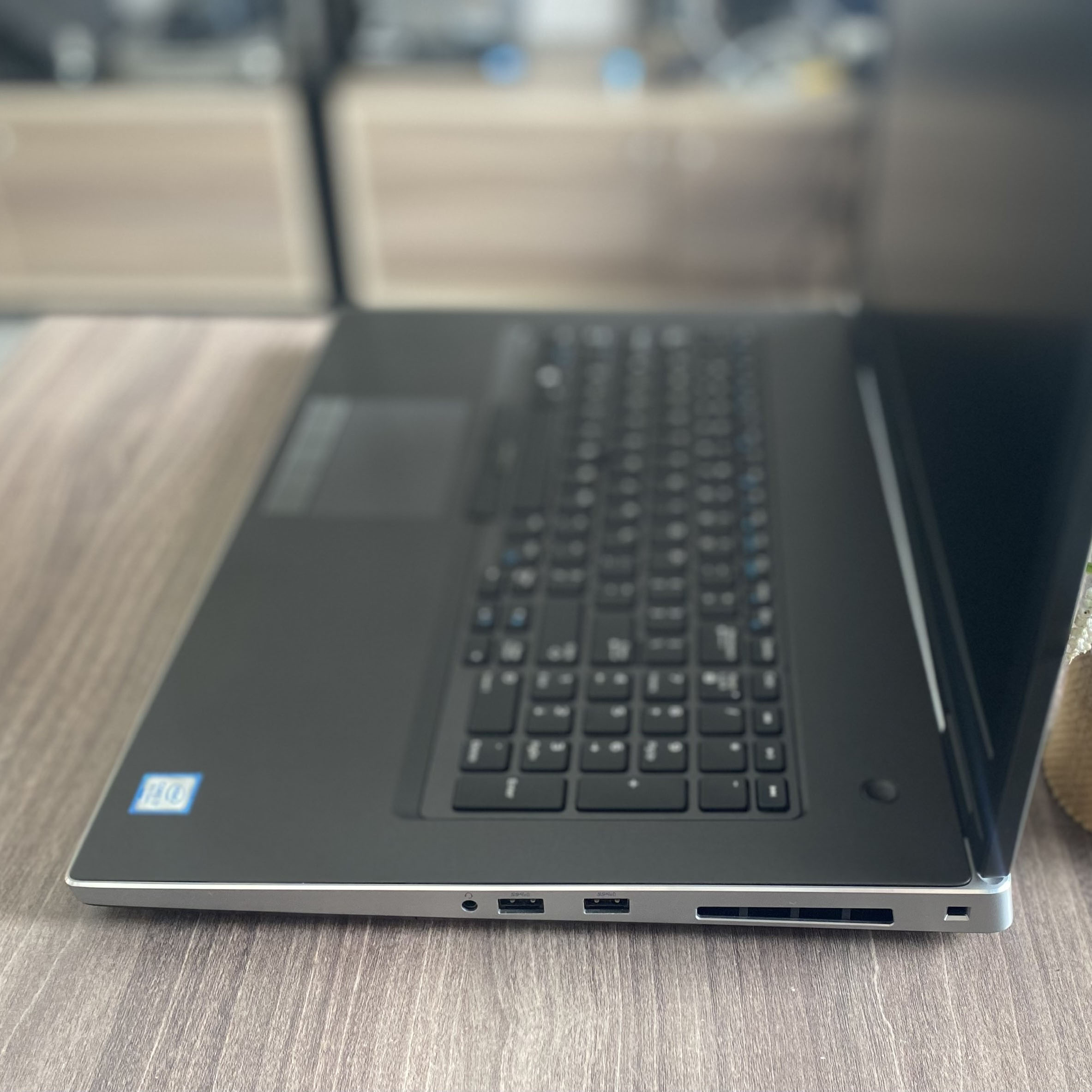 Dell Precision 7740