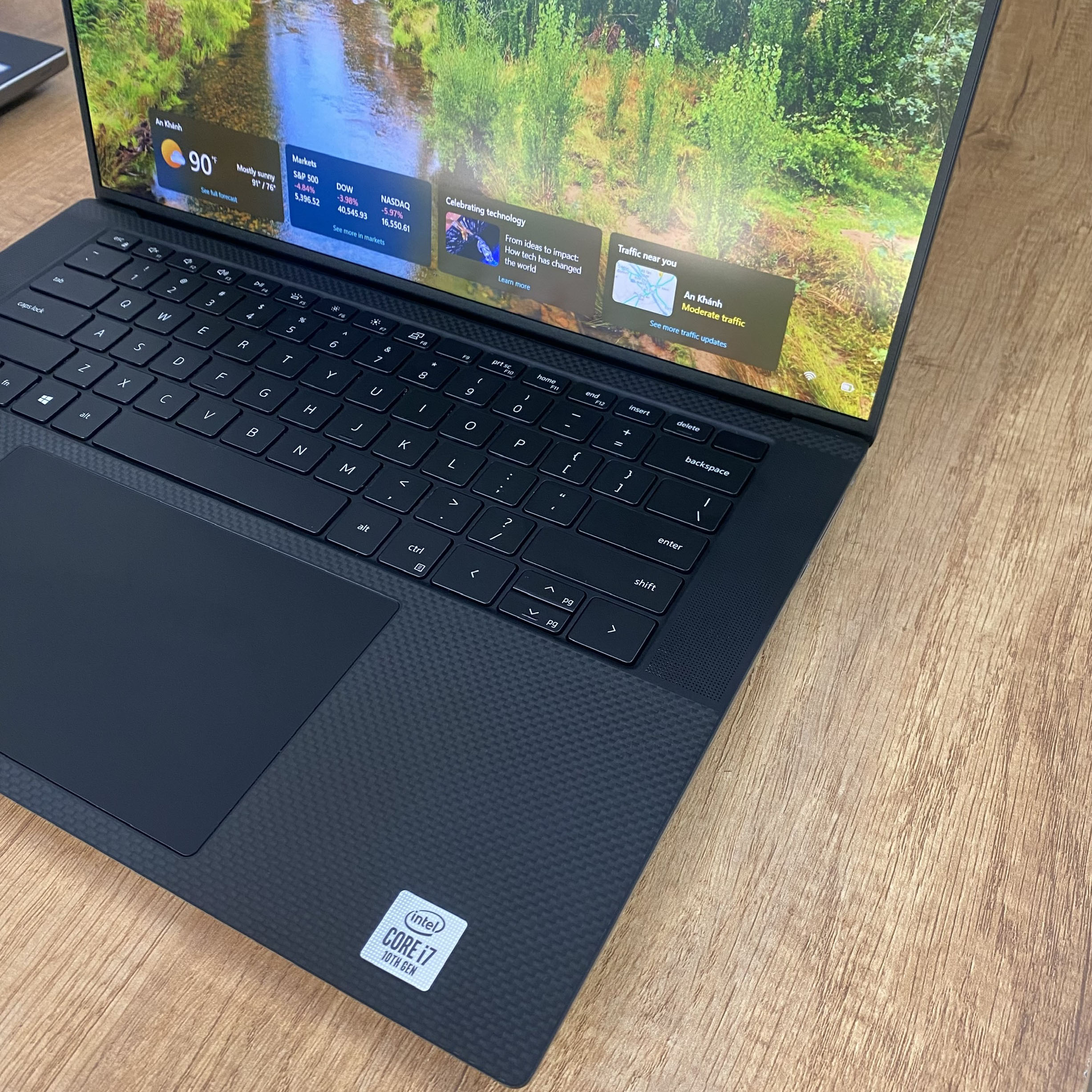 Dell Precision 5550 Workstation Mỏng Nhẹ