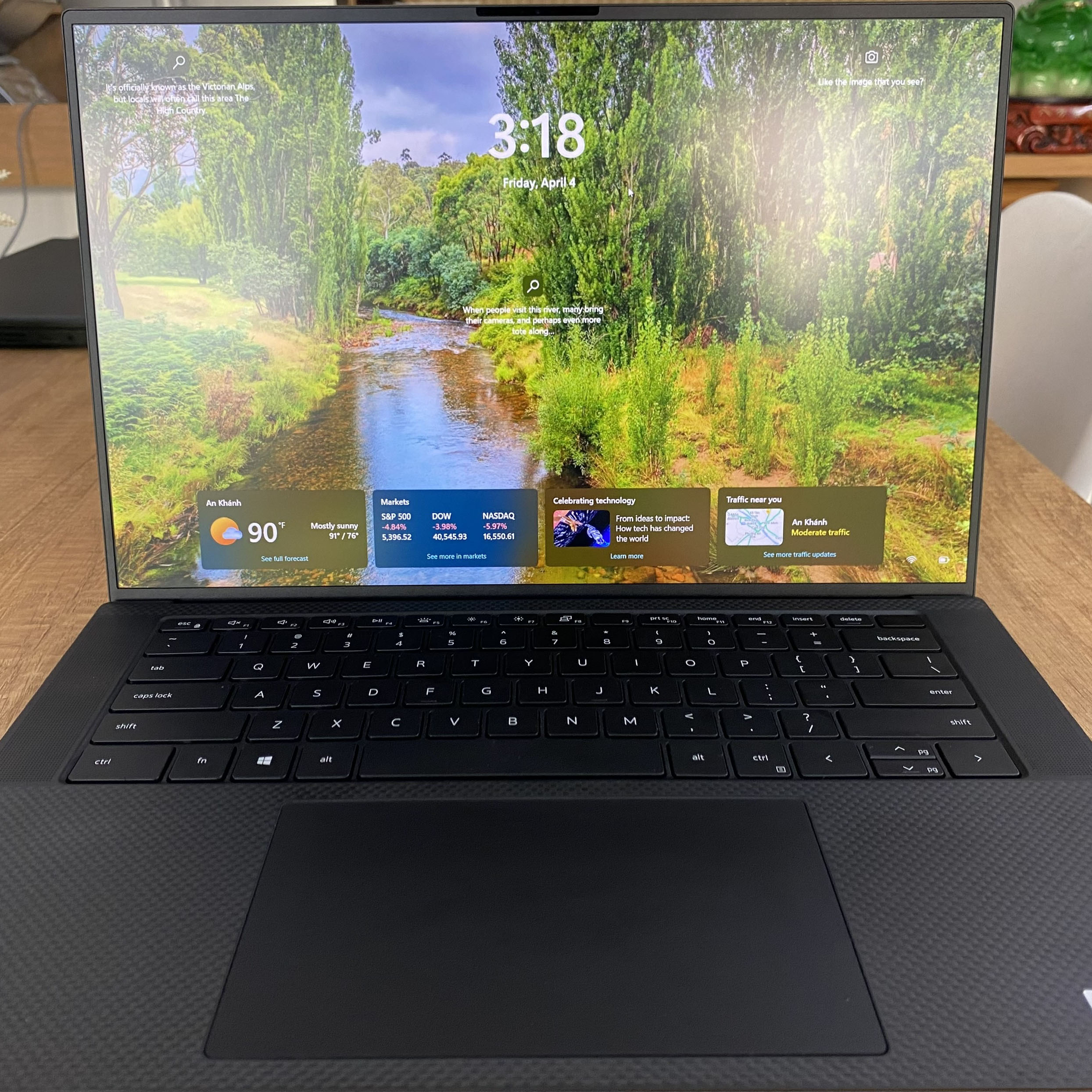 Dell Precision 5550 Workstation Mỏng Nhẹ