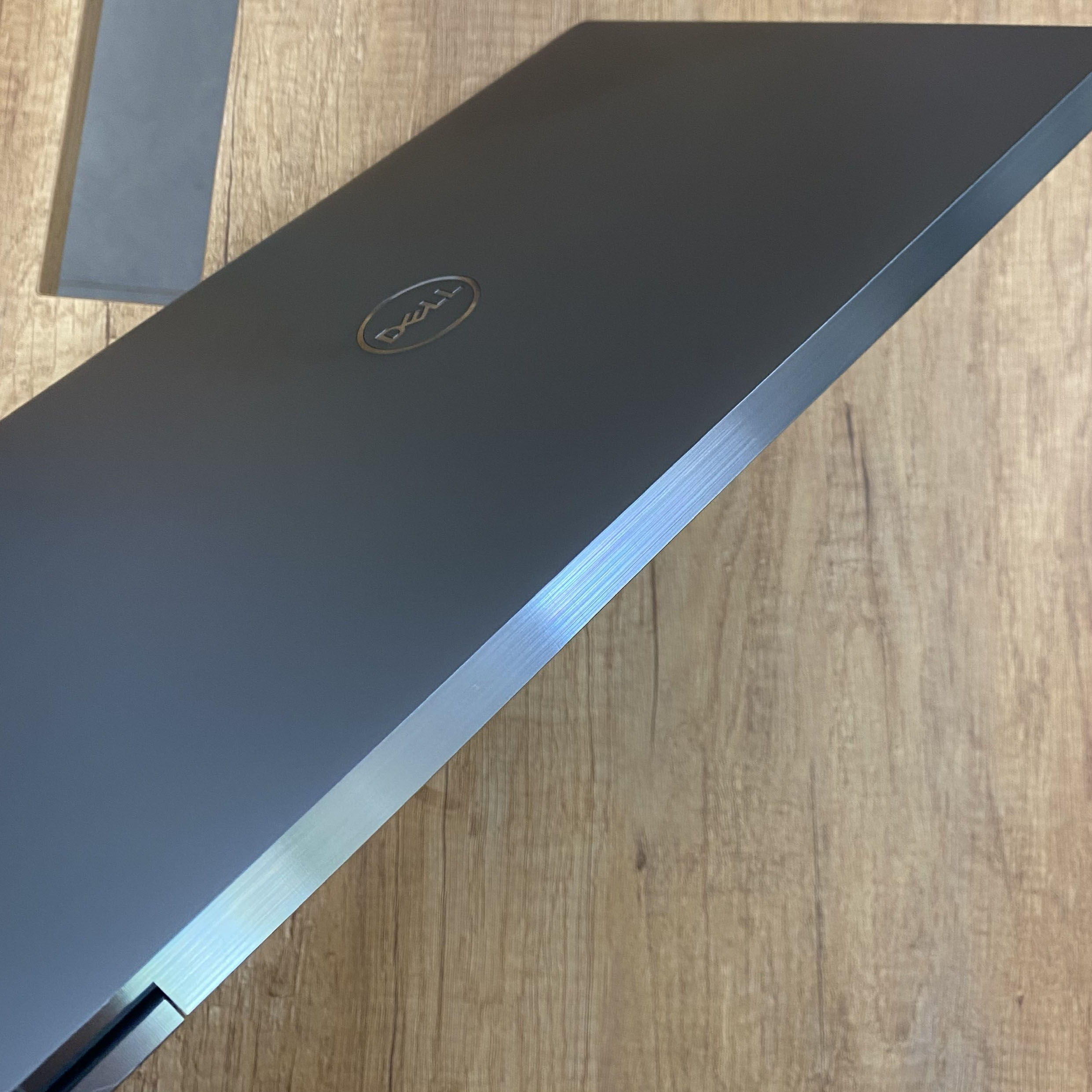 Dell Precision 5550 Workstation Mỏng Nhẹ