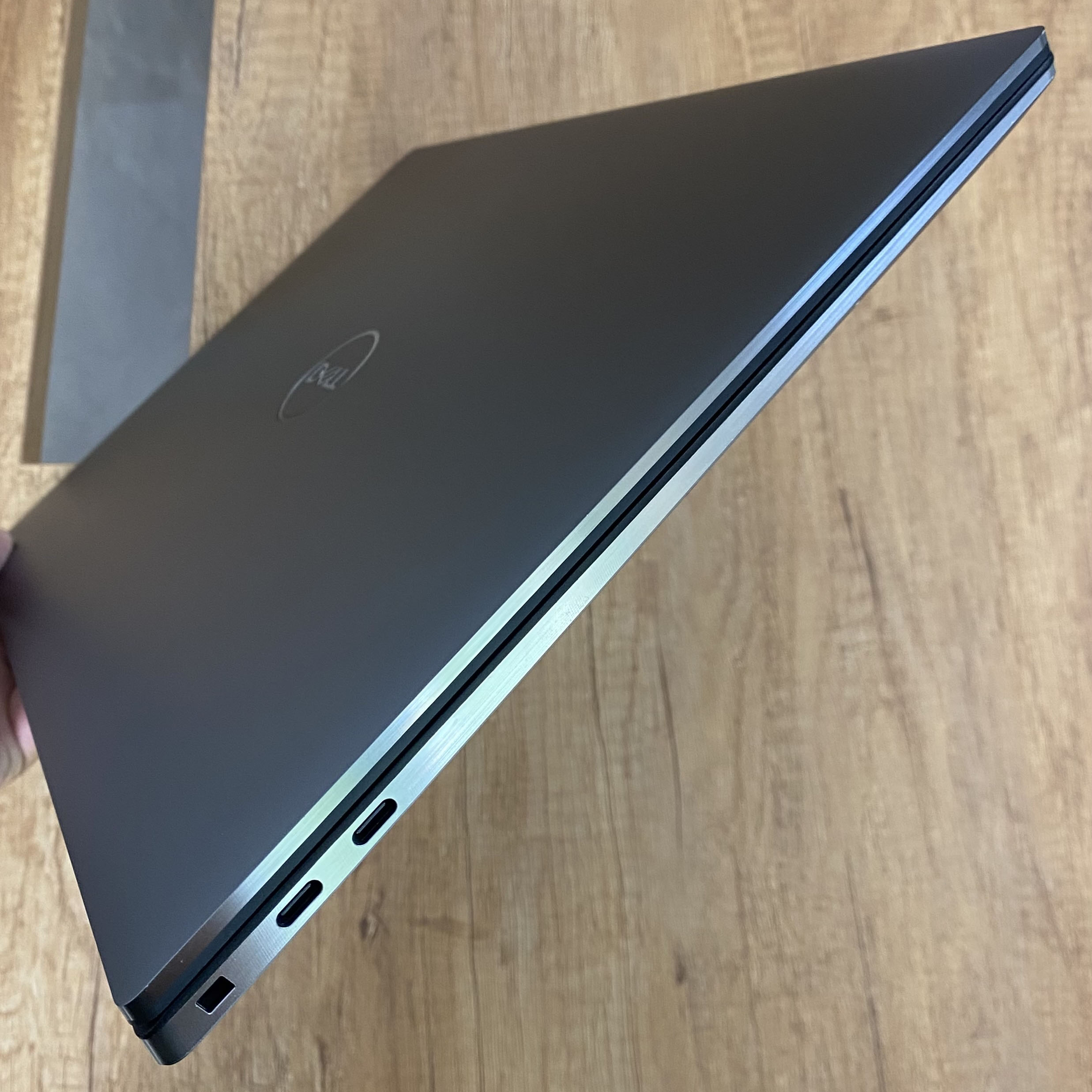 Dell Precision 5550 Workstation Mỏng Nhẹ