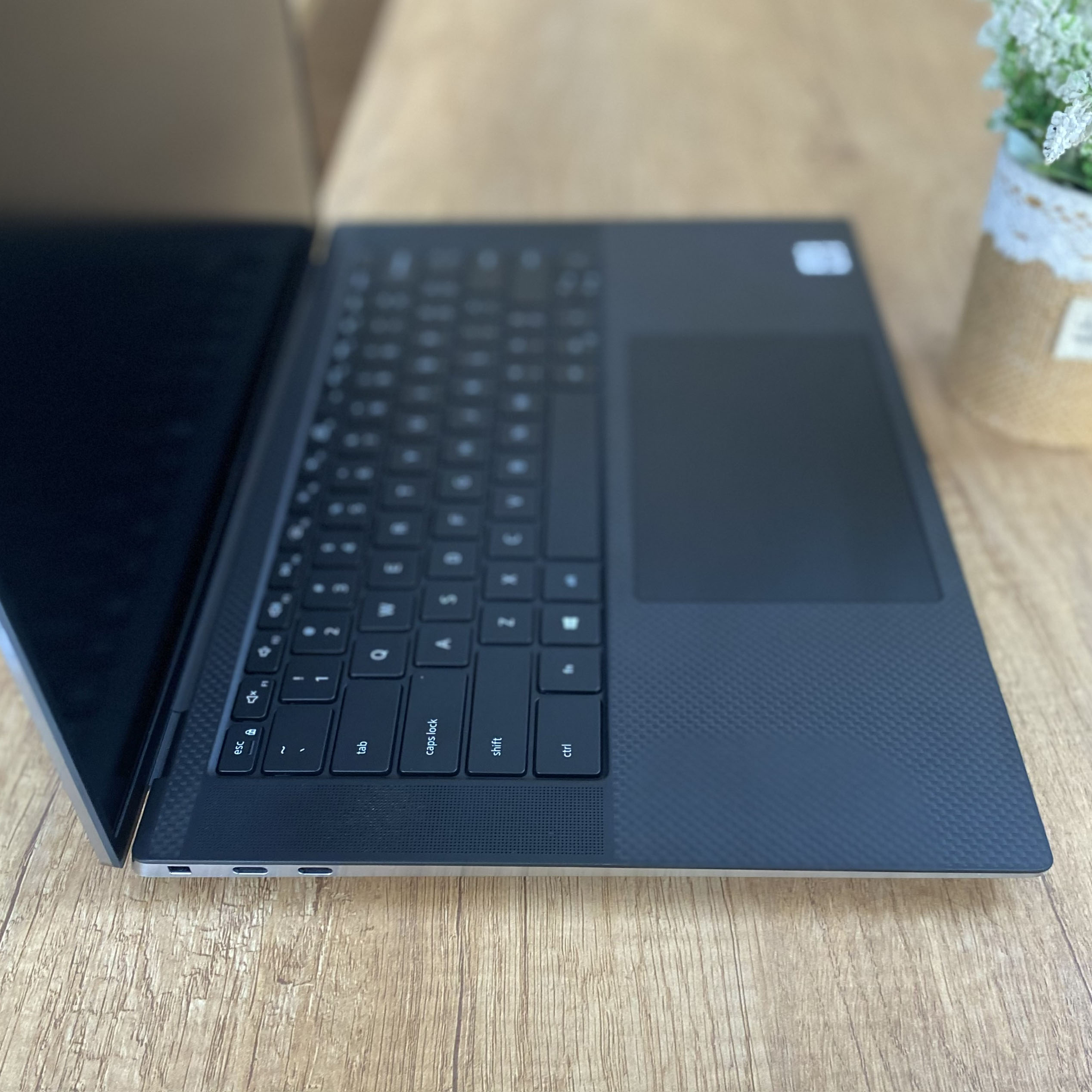 Dell Precision 5550 Workstation Mỏng Nhẹ