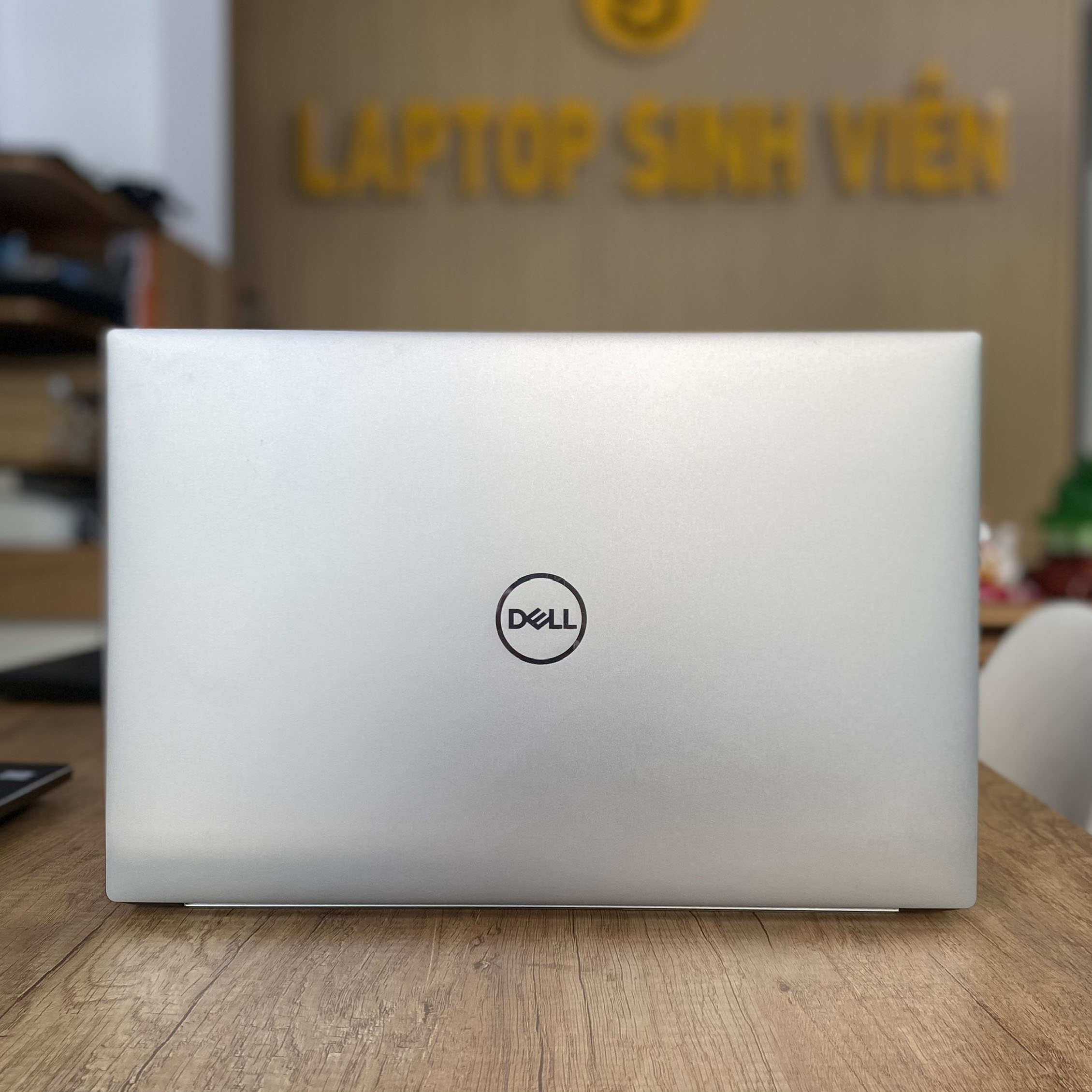 Dell Precision 5550 Workstation Mỏng Nhẹ
