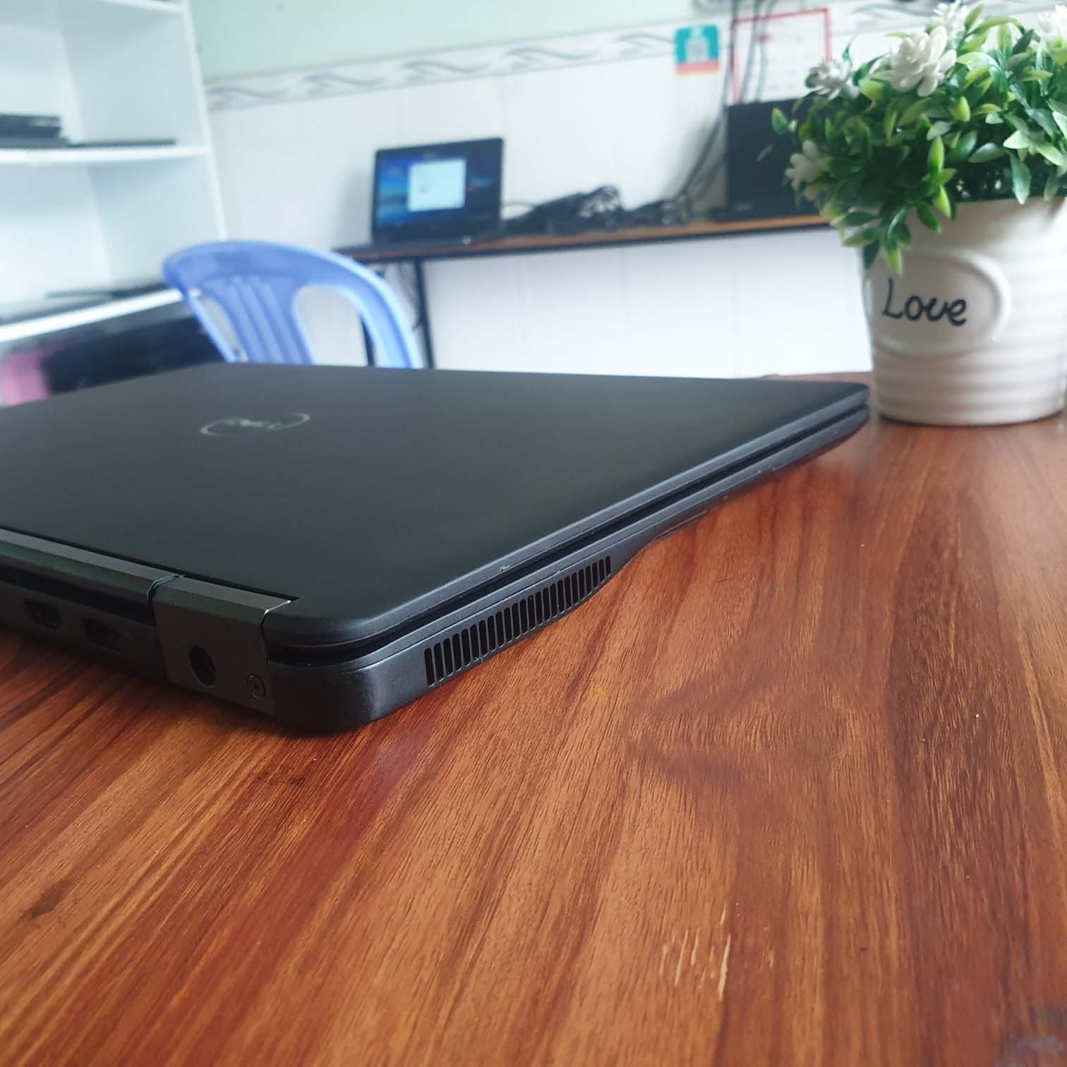 Dell Latitude E7450 Core i7 / RAM 8GB / SSD 256GB