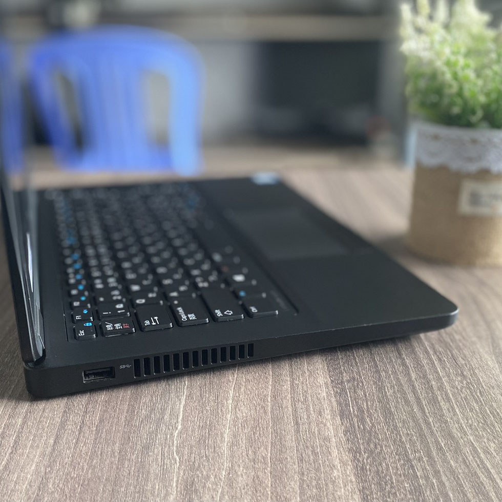 Dell Latitude E5270 Core i7 Nhỏ Gọn