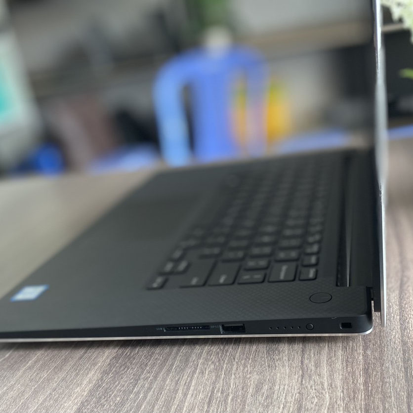 Dell Precision 5530 Máy Trạm Mỏng Nhẹ